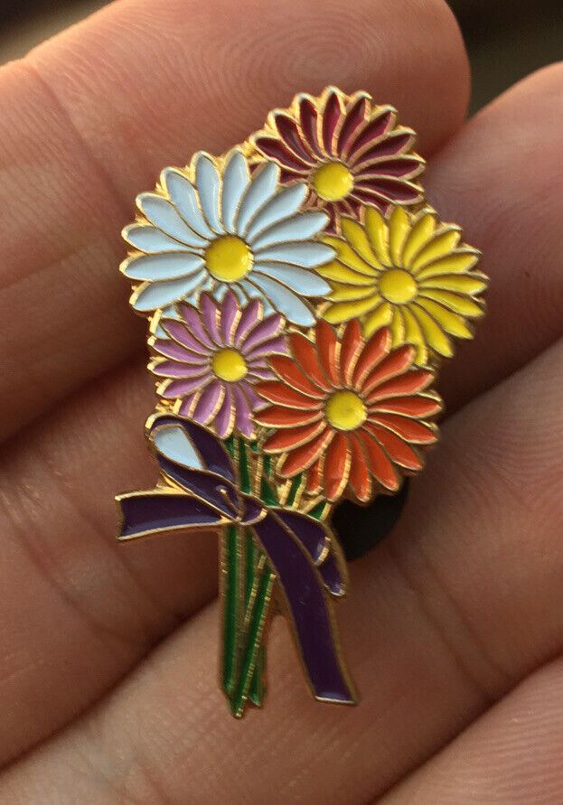 Floral Bouquet enamel pin NOS 80s vintage flowers spring hat lapel bag 90s 