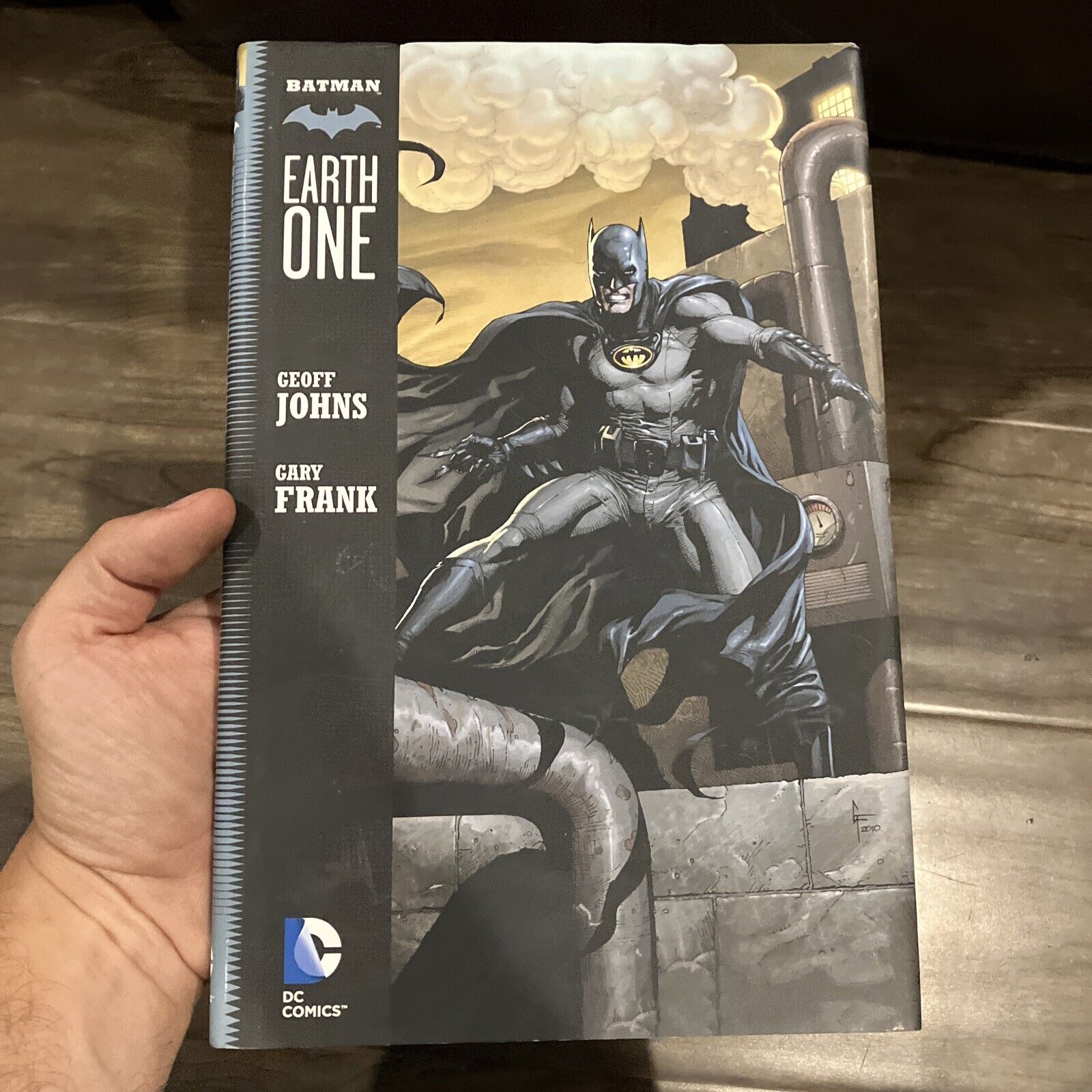Batman Earth One vol 1 exclusive We Can Be Heroes Dustjacket version