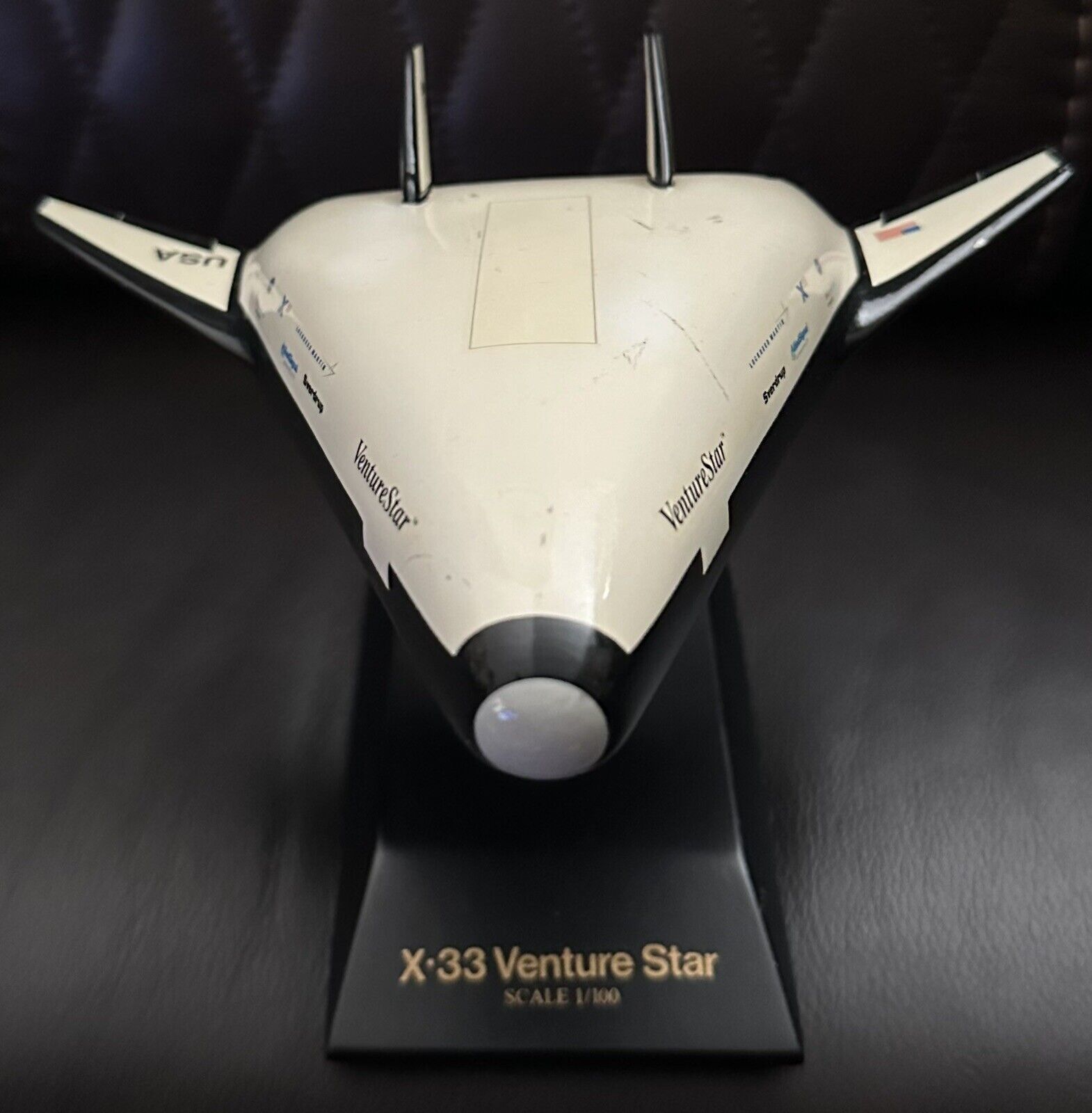 X-33 Venture Star Space Plane Desktop Model Plane Scale 1/100 Lockheed