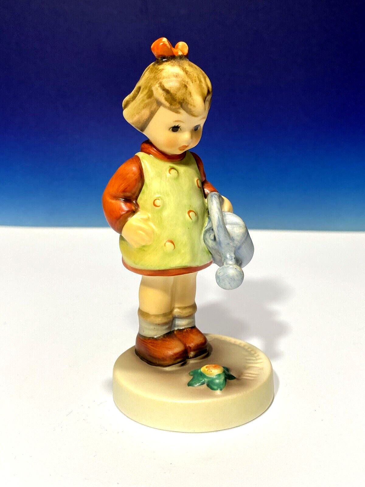 Hummel Goebel Figurines ''LITLLE GARDENER''#74