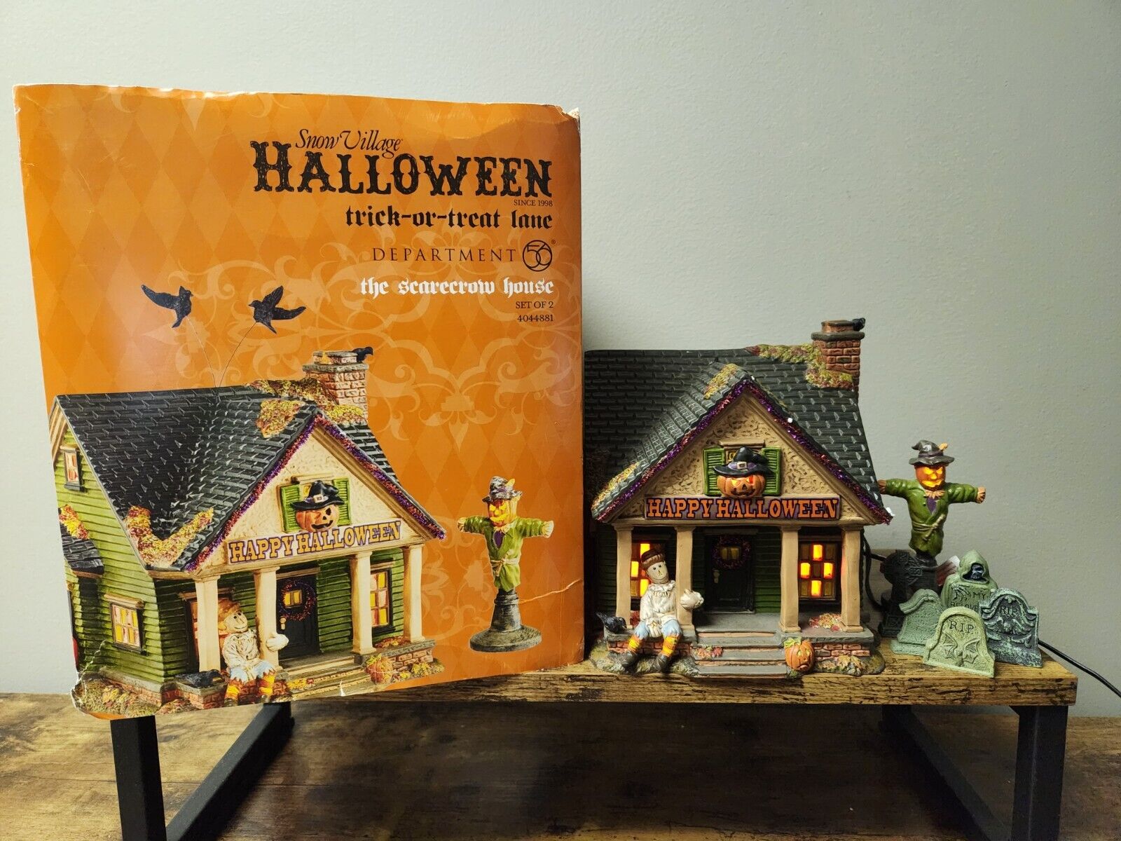 Dept 56 Halloween Snow Village The Scarecrow House Trick or Treat Lane Series
