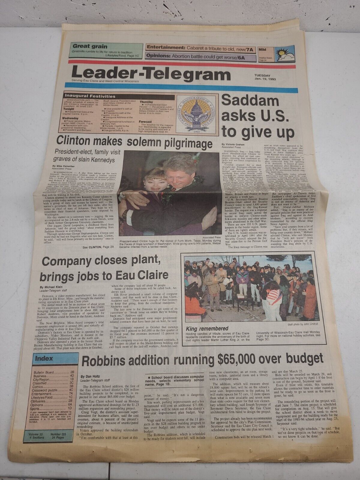 Leader Telegram Newspaper Eau Claire Wisconsin January 19 1993 Bill Clinton
