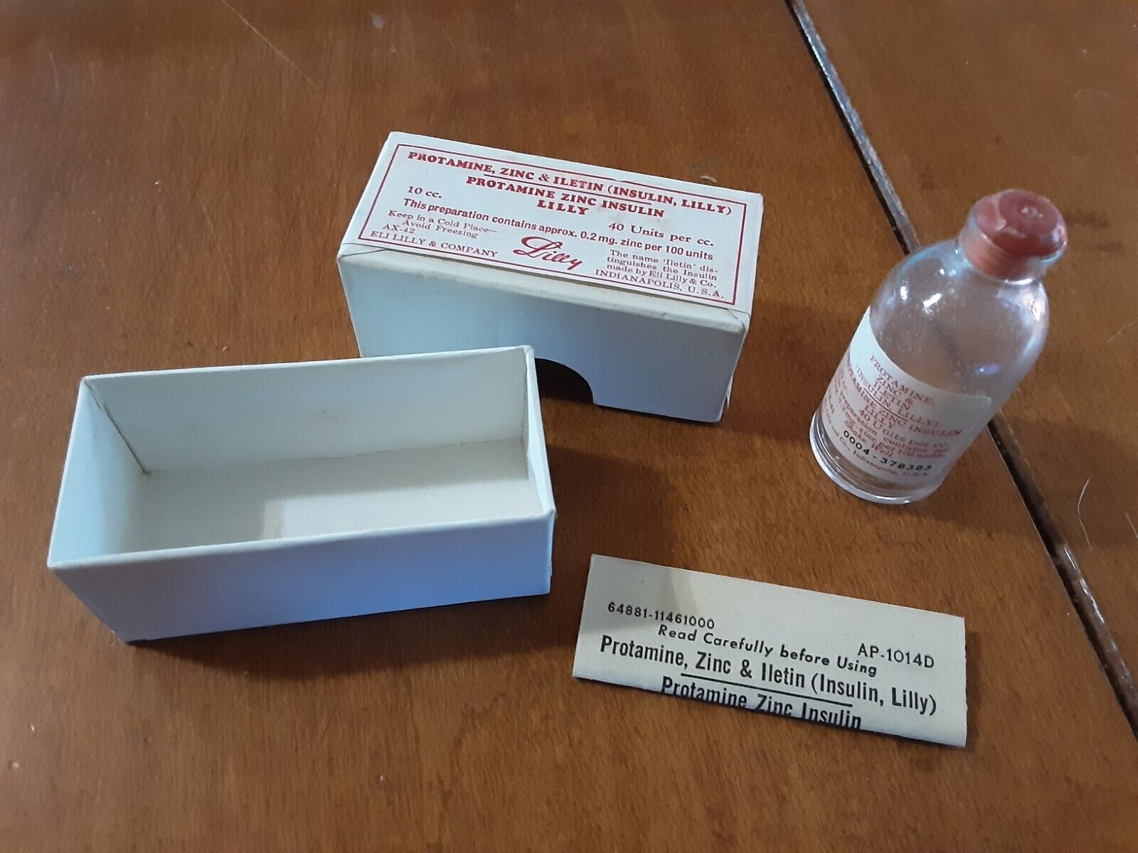 1946 LILLY 10 CC PROTAMINE ZINC INSULIN BOTTLE (EMPTY) WITH BOX INSTRUCTIONS