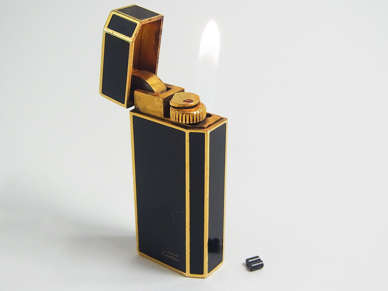 All Working Cartier Short Mini Pentagon Gas Lighter Black Gold w/2p flint