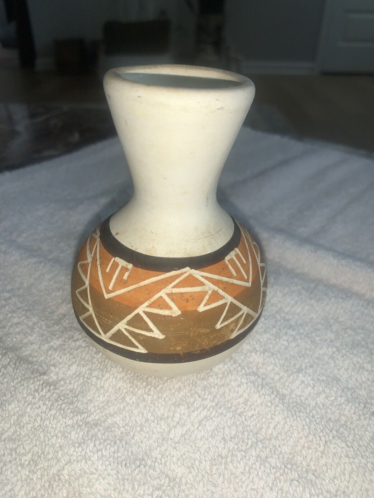 Vtg. Sioux Signed Mini Pottery Bud Vase Cream, Rust, Brown, Dark Brown 