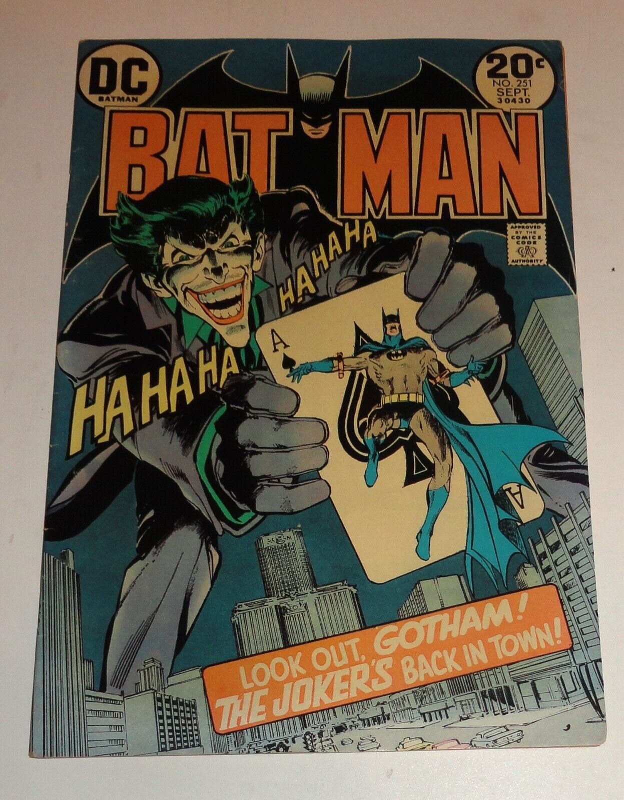 BATMAN #251 NEAL ADAMS CLASSIC VF CLASSIC JOKER COVER 1973  NICE