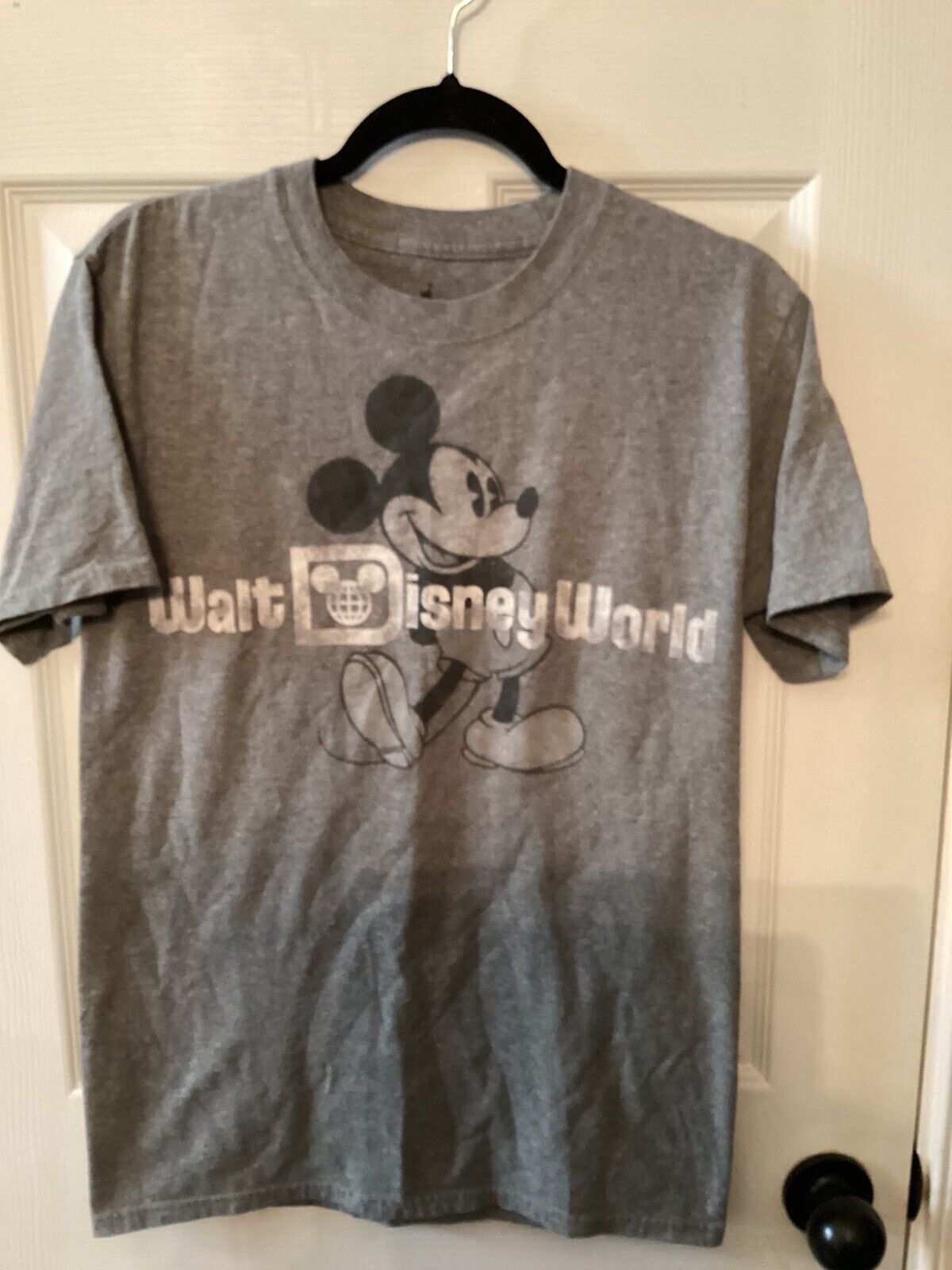 Walt Disney World Mickey Woman\'s  Gray T-Shirt  Small