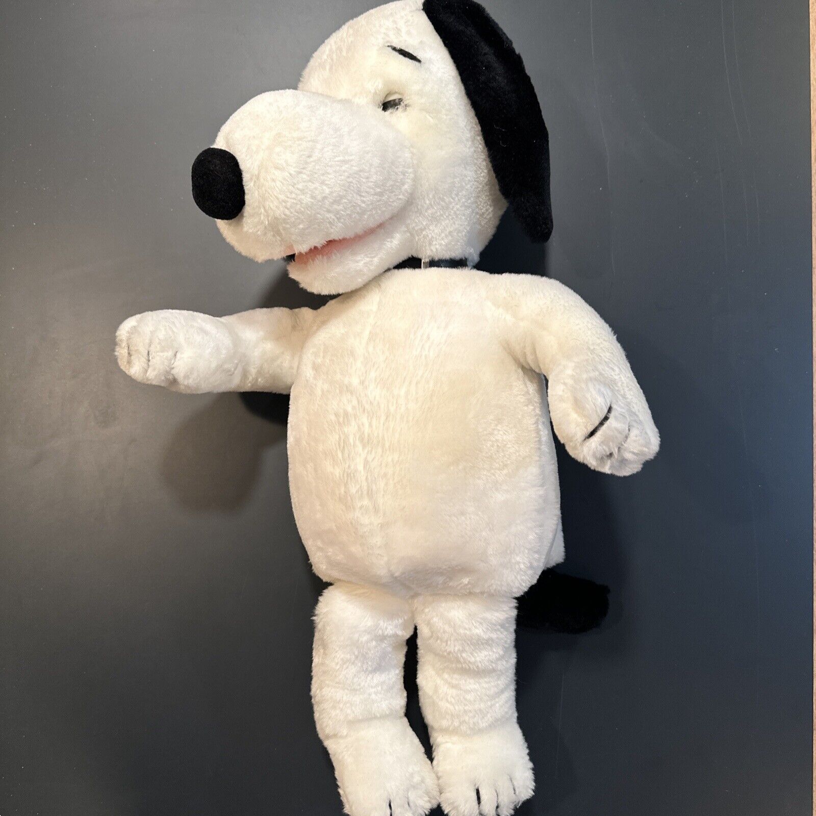 VTG World of Wonder WOW Snoopy Stuffed Animated Plush Doll, Peanuts, Works Great