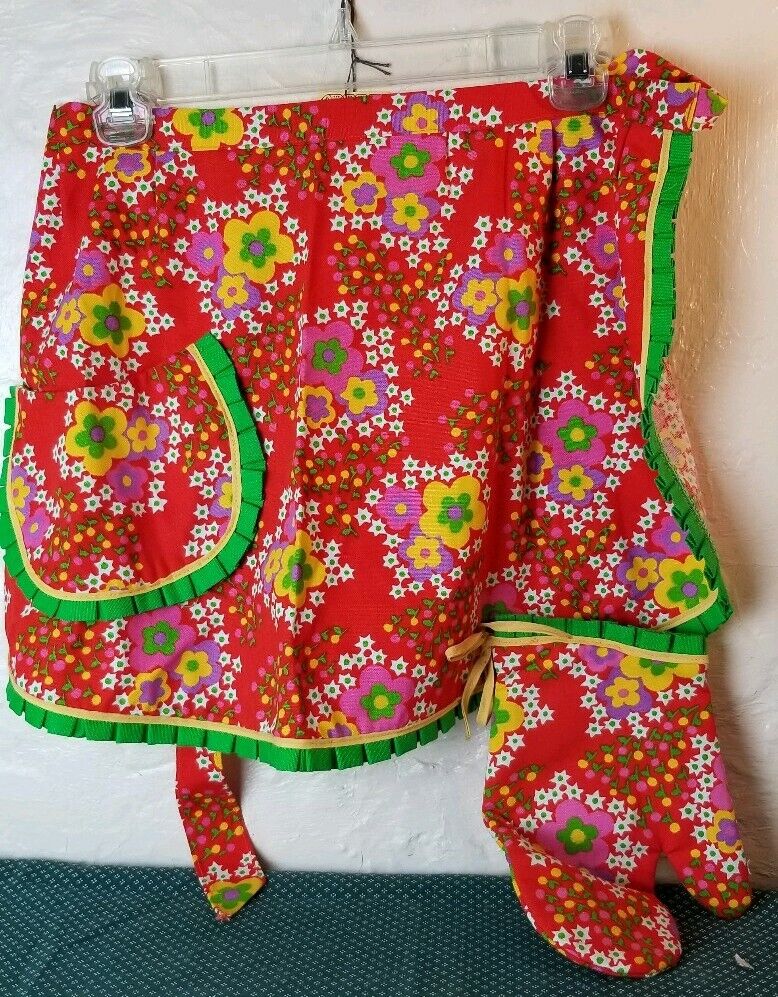 Vintage Floral Half Apron With Matching Oven Mitten 