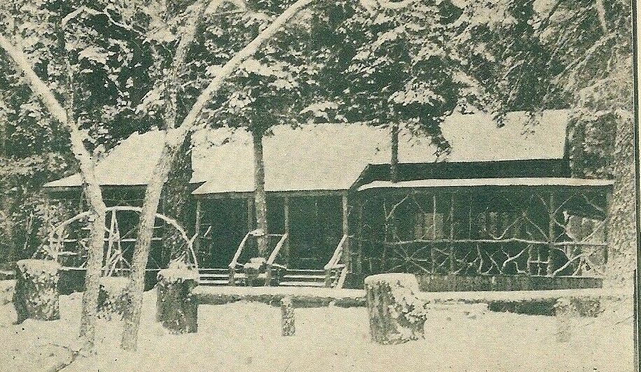 VTG. Postcard Log Cabin Winter Scene Pre-Linen Undivided Back Thick Cardboard