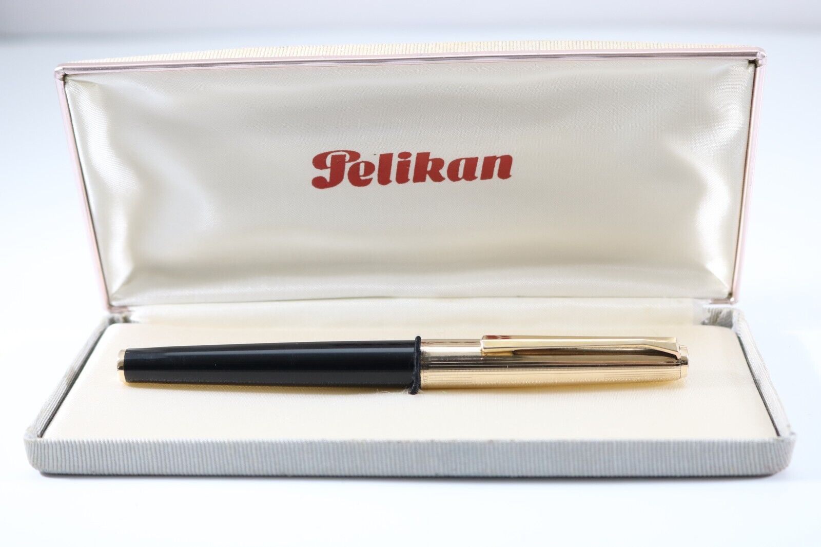 Vintage (c1965-70) Pelikan M30 Black Medium Fountain Pen, GT (Cased)