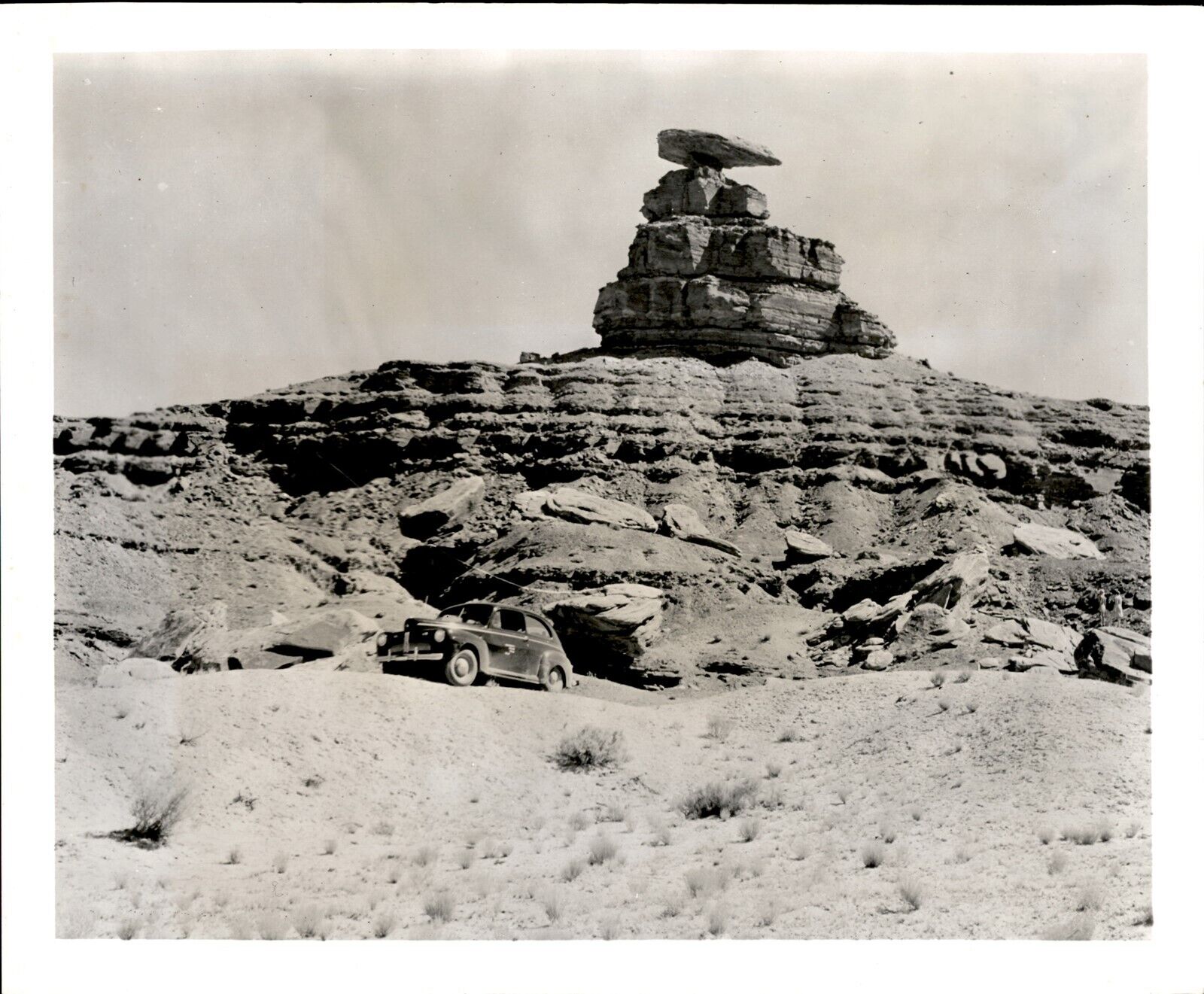 LG29 1948 Original Photo MEXICAN HAT ROCK FORMATION MONUMENT VALLEY UTAH