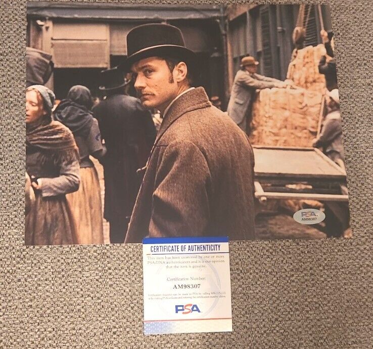 JUDE LAW SIGNED 8X10 PHOTO SHERLOCK HOLMES PSA/DNA AUTHENTICATED #AM98307 WOW 