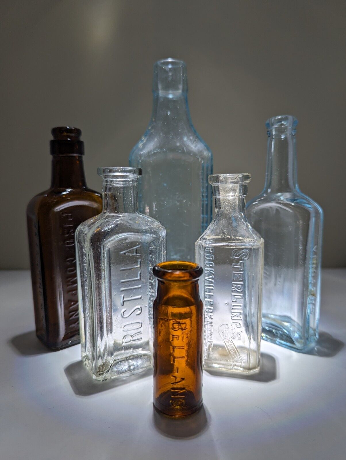 Lot Of 6 Vintage Bottles Scott\'s Emulsion Piso Co. Pharmacy Bottle Bell-anns 