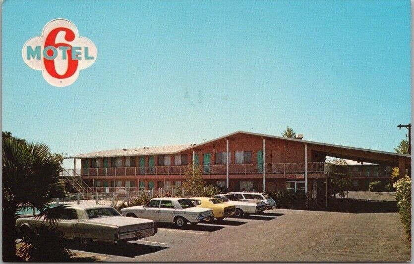 Vintage PHOENIX, Arizona Postcard MOTEL 6 at 5315 E. Van Buren - c1970s Unused