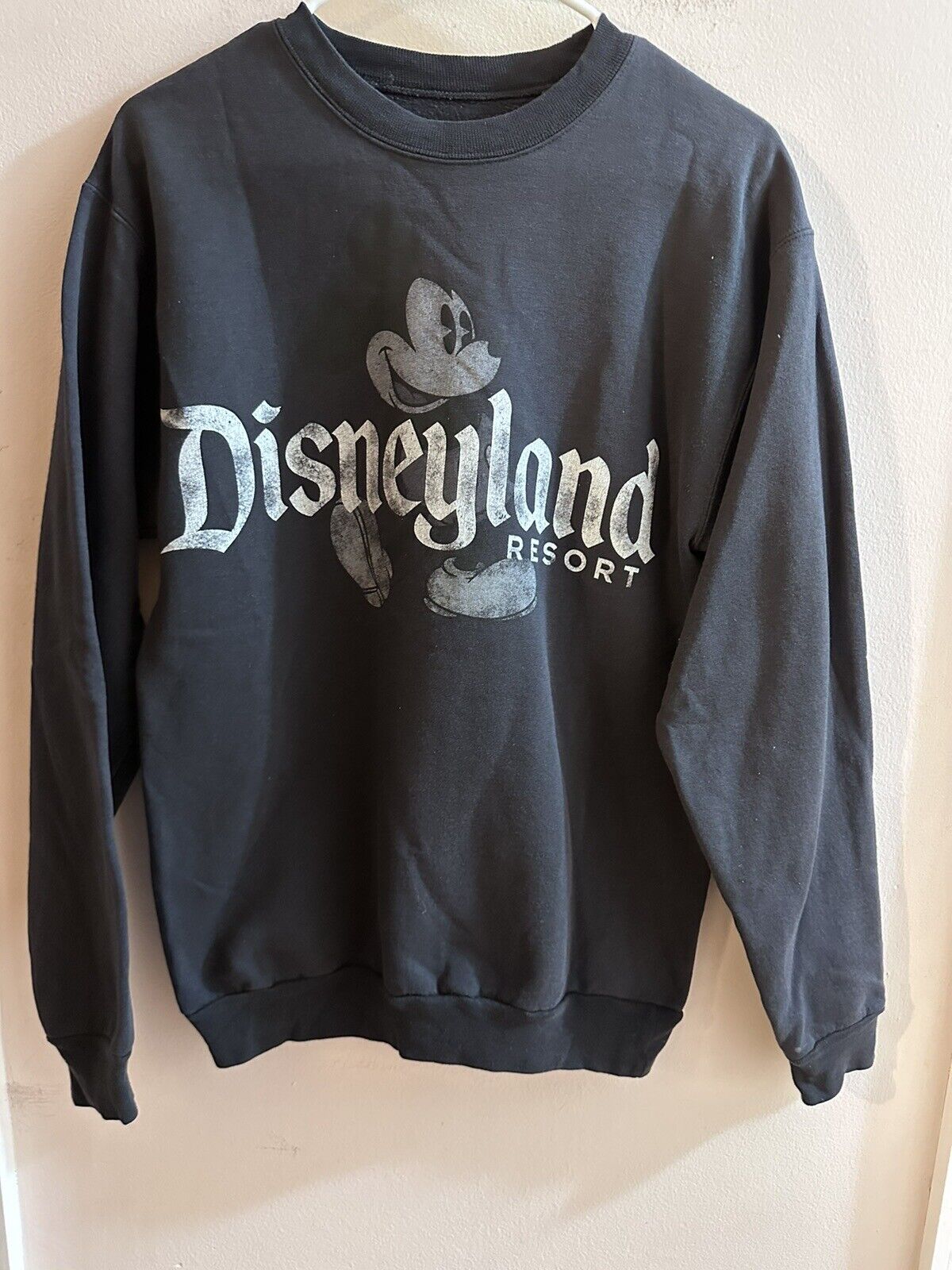 Disneyland Resorts Mickey Pull Over Crewneck Sweatshirt Black Adult Size Small S