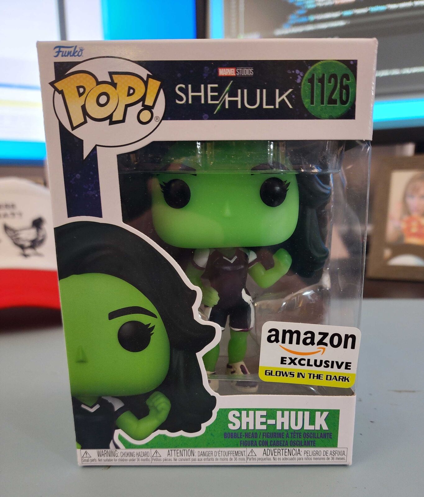 Funko She-Hulk 1126 Glow in The Dark Amazon Exclusive Free Pop Protector