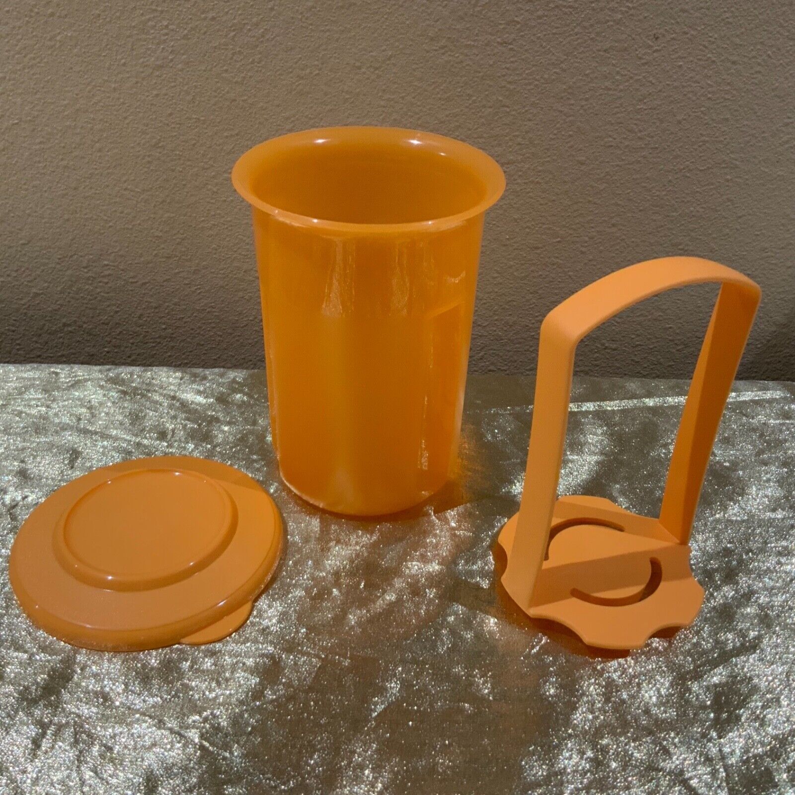 New Beautiful Tupperware Orange Color Mini Pick-a-Deli 2 cups