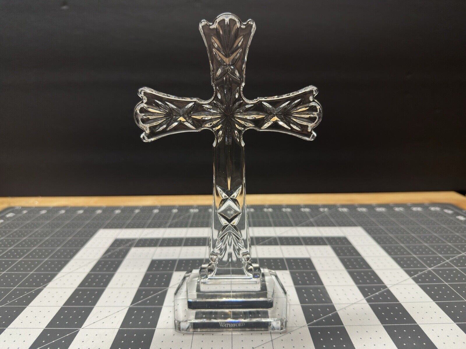 VTG WATERFORD CLEAR CRYSTAL 8 INCH STANDING CROSS RELIGIOUS JESUS CHRIST ETCHED