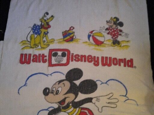 Vintage Walt Disney World Beach Bath Towel Mickey Surfing, Minnie, Pluto, Goofy 