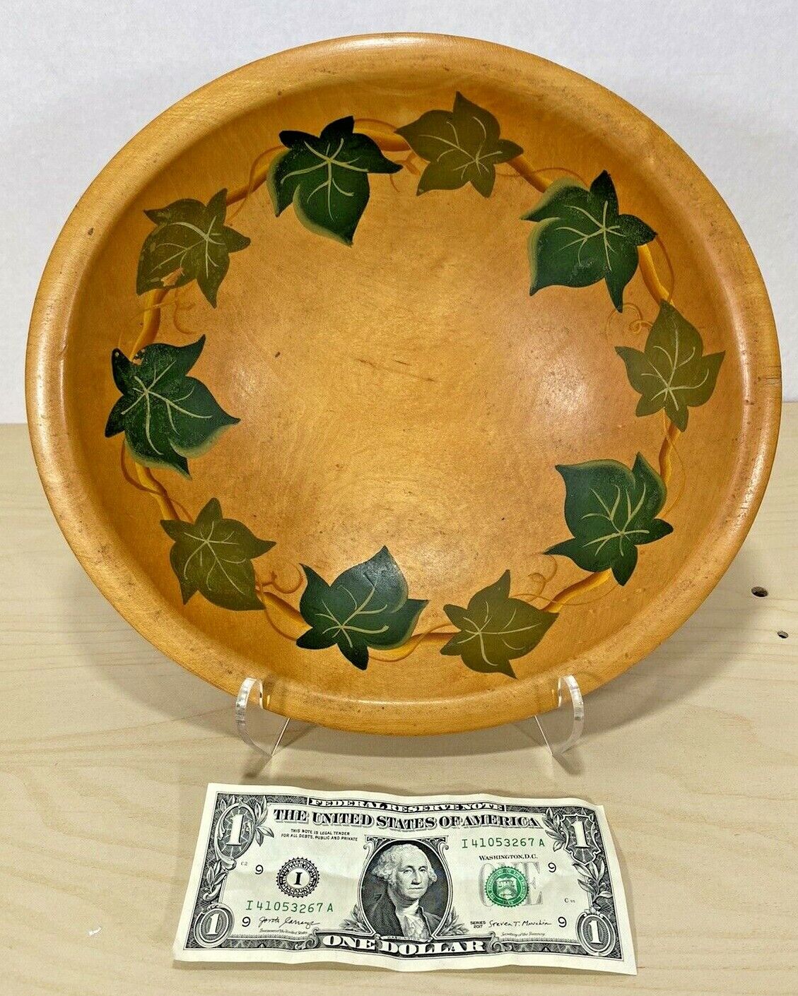 Vintage Decorative Handmade Munising Wooden Bowl with Ivy Leaves Circa 1940's