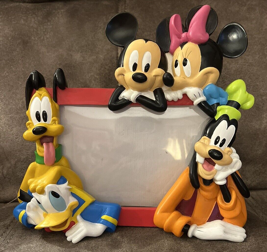 VINTAGE DISNEY 3D PICTURE FRAME MICKEY & FRIENDS 4x6 PHOTO 