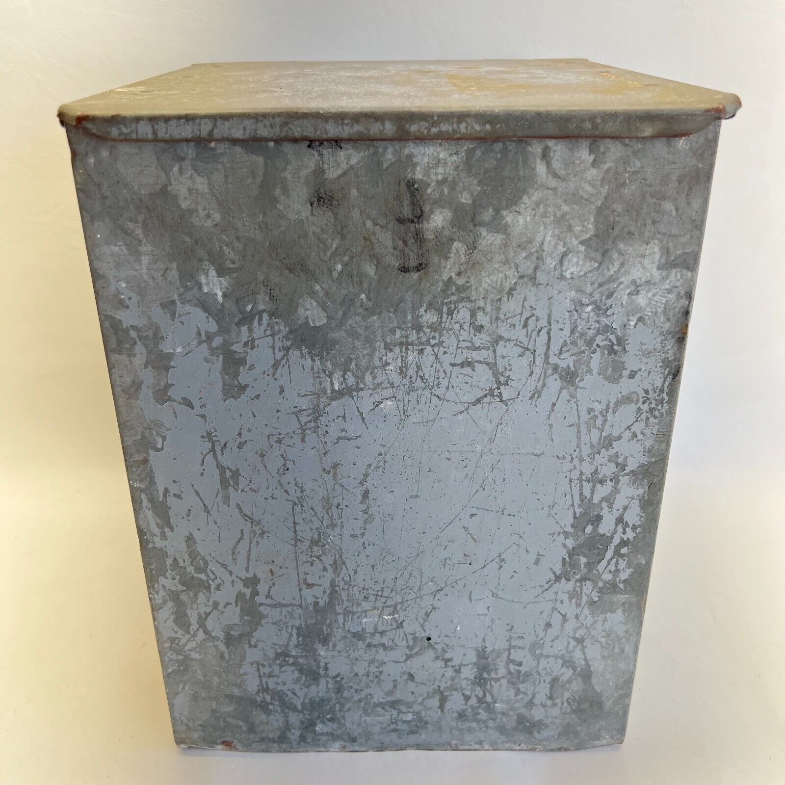 Vintage Antique Galvanized Metal Dairy Milk Bottle Porch Box Cooler Hinged Top