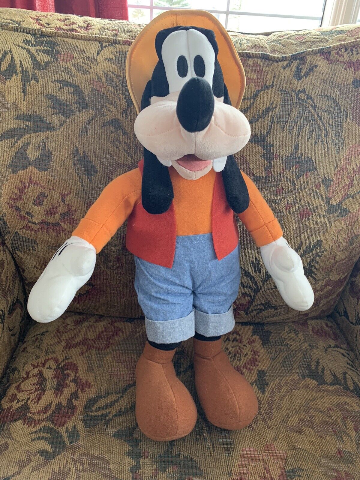 Disney Parks Goofy Authentic/Original With Yellow Hat And Tags 20” Plush