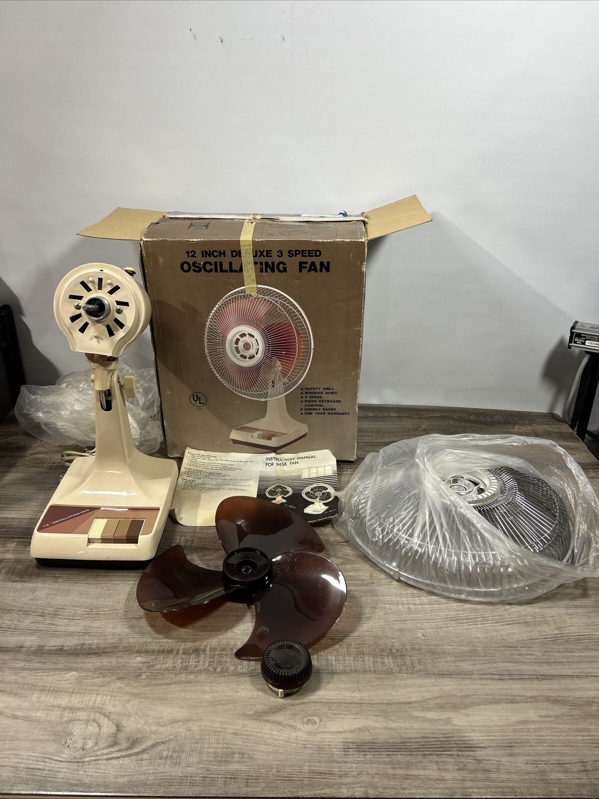 Vintage Made In Taiwan 12 inch oscillating table fan Never Used Open Box SeePics