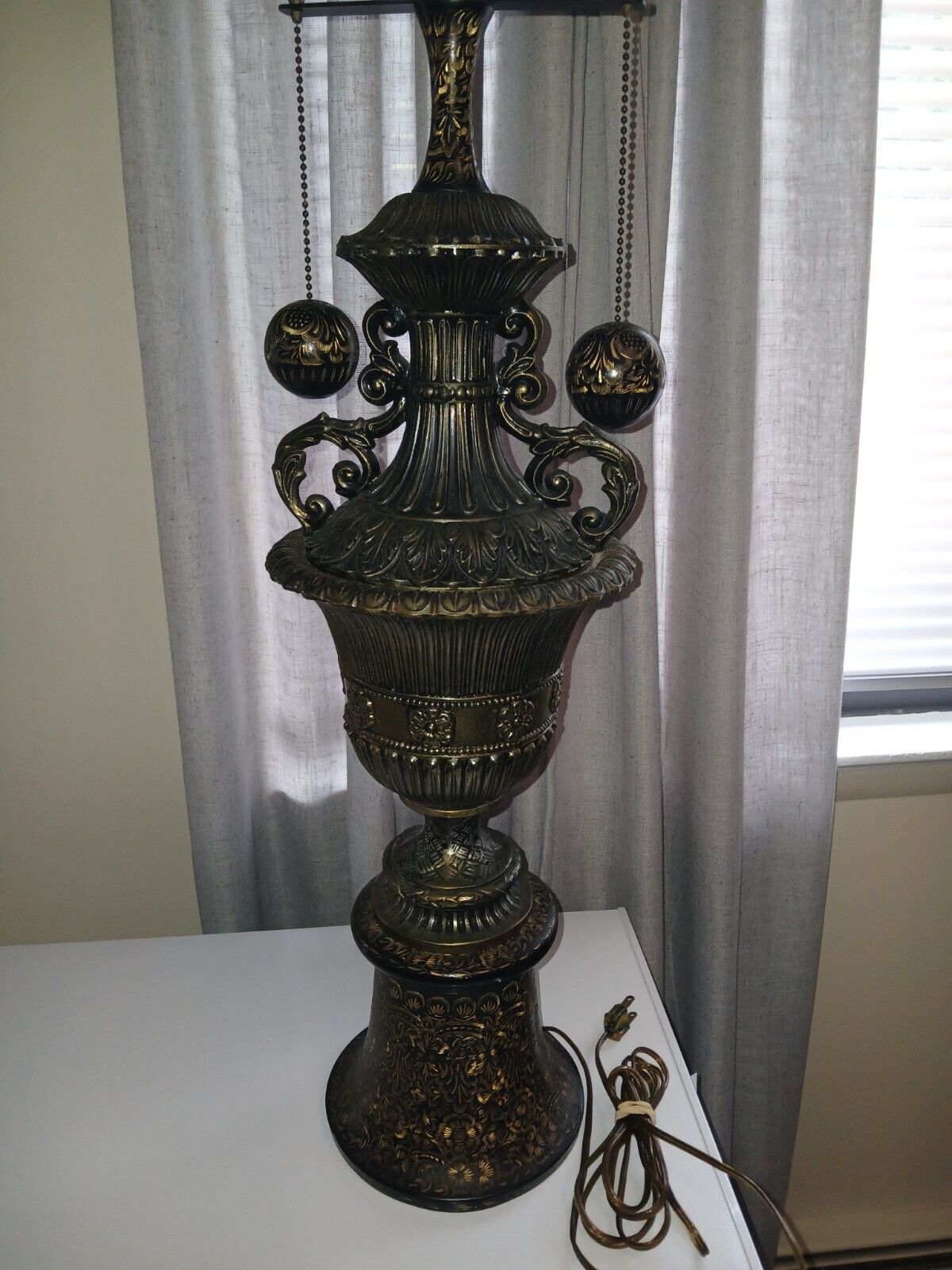 Hollywood Regency URN Carved Gilt Lamp Crystal Brass Bronze? Base Vintage *READ