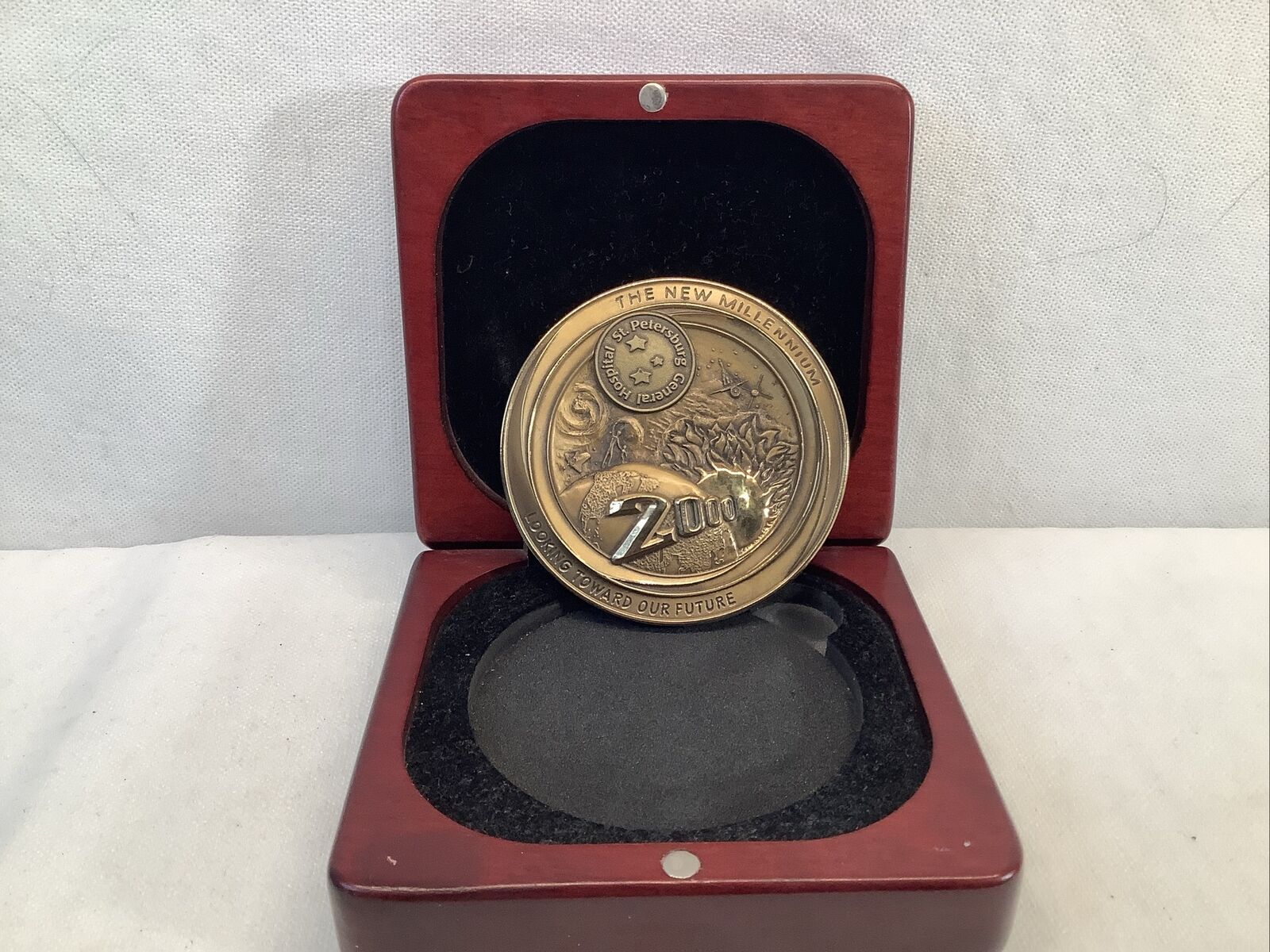 Saint Petersburg General Hospital brass commemorative coin/paperweight 2000
