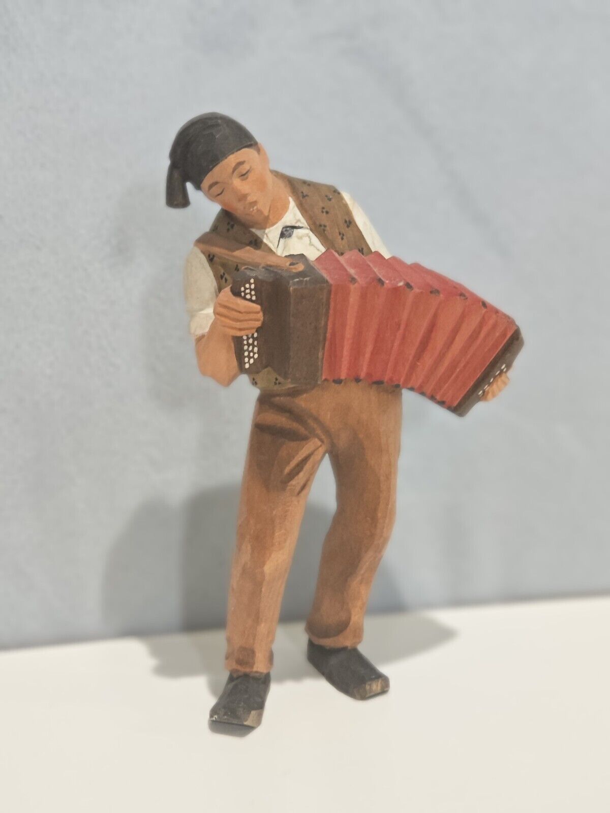 ⚡Vontage hand carved wooden figurine of an accordion player⚡