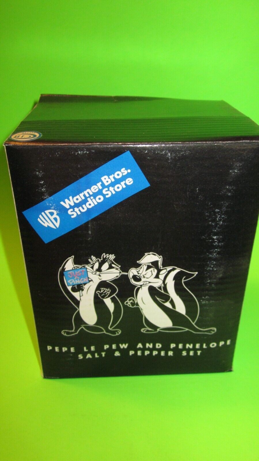 Warner Bros Studio Store Pepe Le Pew Penelope Salt & Pepper - New