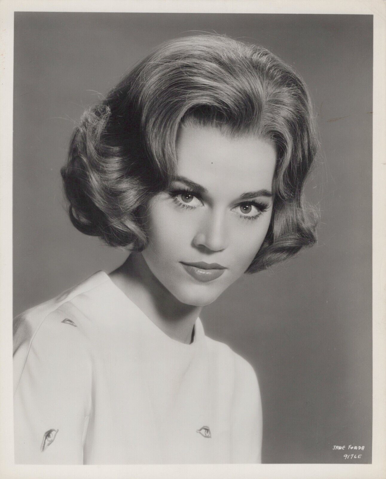 HOLLYWOOD BEAUTY JANE FONDA STYLISH POSE STUNNING PORTRAIT 1960s Photo C43