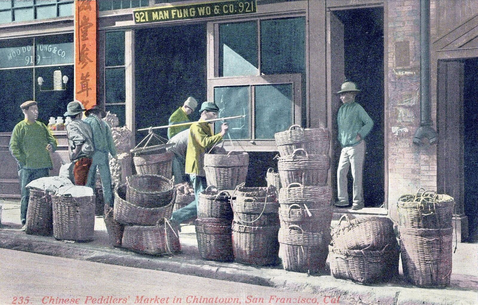 SAN FRANCISCO CA - Chinese Peddlers\' Market in Chinatown Postcard