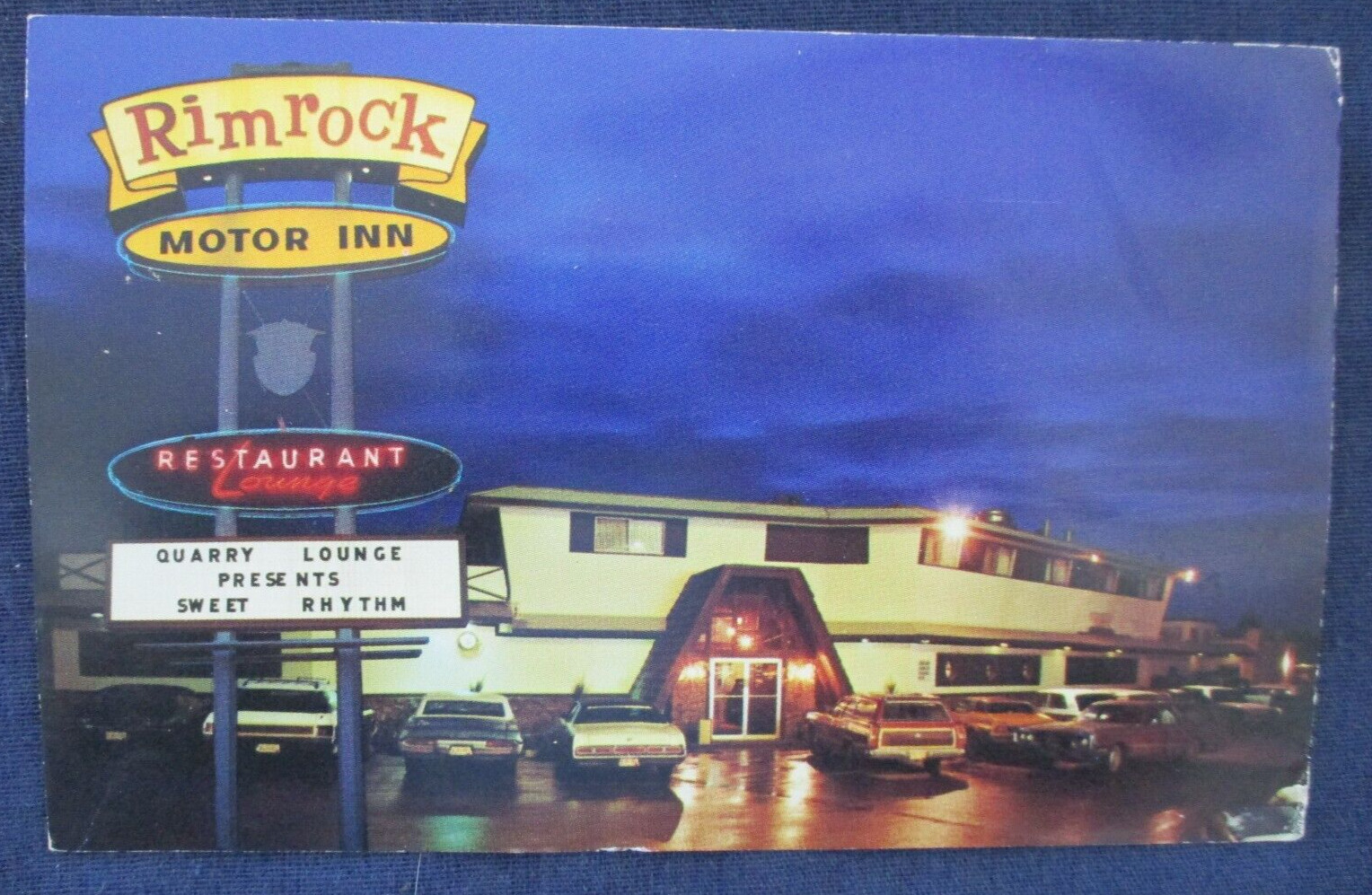 ca1980 Farmington New Mexico Rimrock Motor Inn Motel at Night Postcard