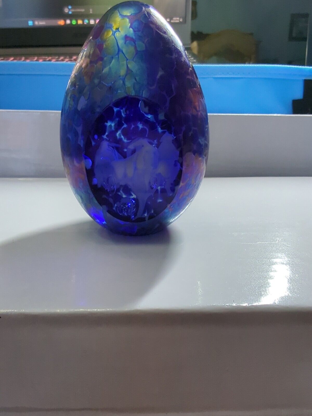Blue Iridescent Egg Paperweight Signed By Roger Vines 1995 Vintage Flower Tree