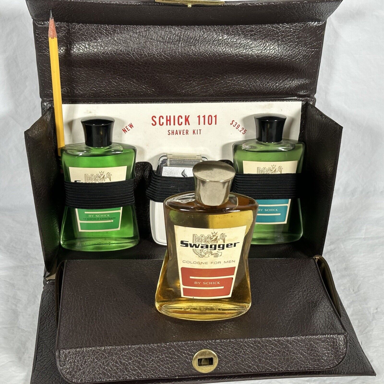 Vintage Schick Men’s Travel Shaving Kit With Swagger Pre & After Lotion And Case