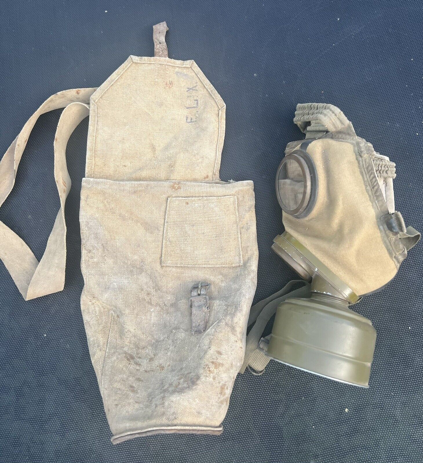 WW2 WWll Orginal gas mask with bag RARE