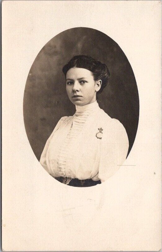 1910s Photo RPPC Postcard Pretty Lady in High-Collared White Blouse / Fashion