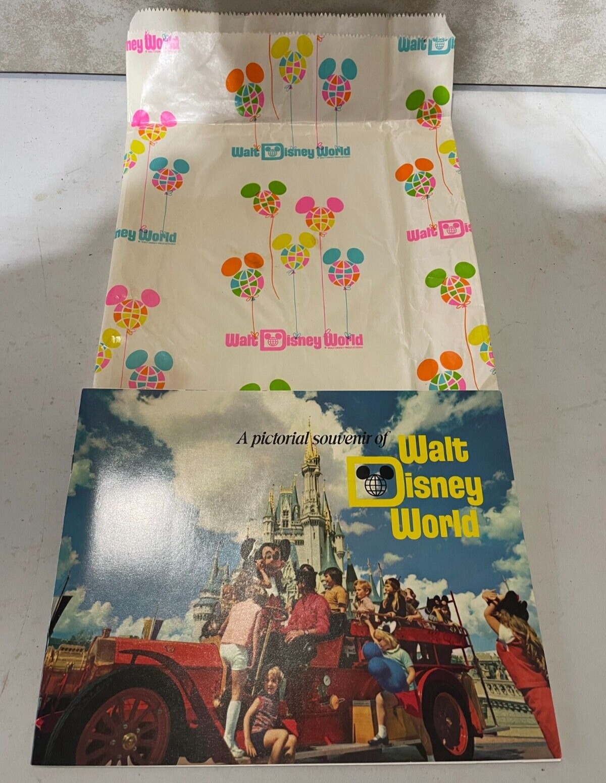 Vintage 1963 Walt Disney's DISNEYWORLD Pictorial Souvenir Book with Shopping Bag
