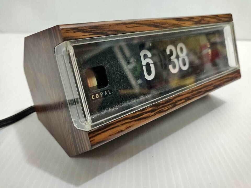 Vintage Copal Flip Clock Wood Model-227 Made in Japan  Rare Prestine Condition 