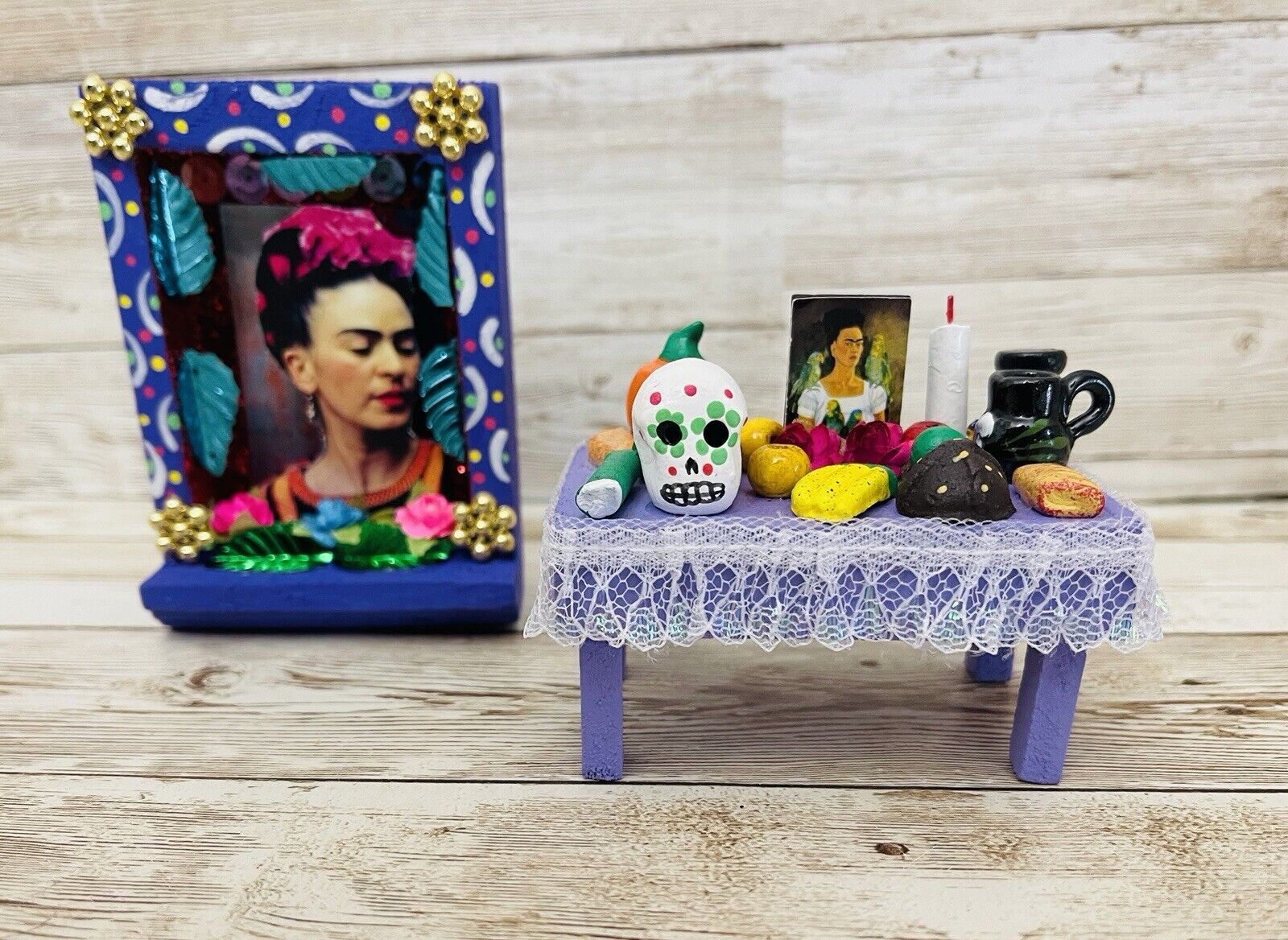 Nicho Mexicano De Frida Kahlo y Mess De Ofrenda Mexican Frida Kahlo Shadow Box