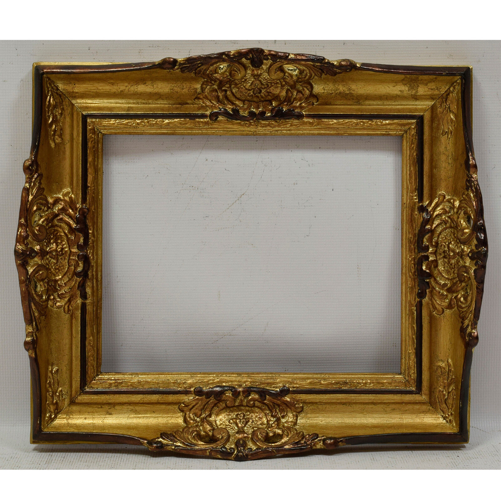 Ca. 1920-1930 Old wooden frame decorative with metal leaf Internal: 13,5x11 in