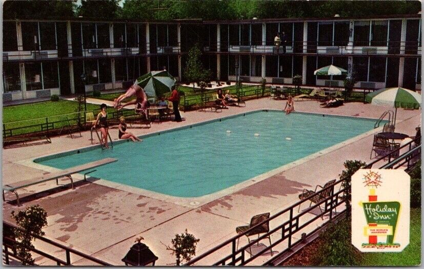 Vintage NASHVILLE, Tennessee Postcard HOLIDAY INN NORTH Pool View c1960s Unused