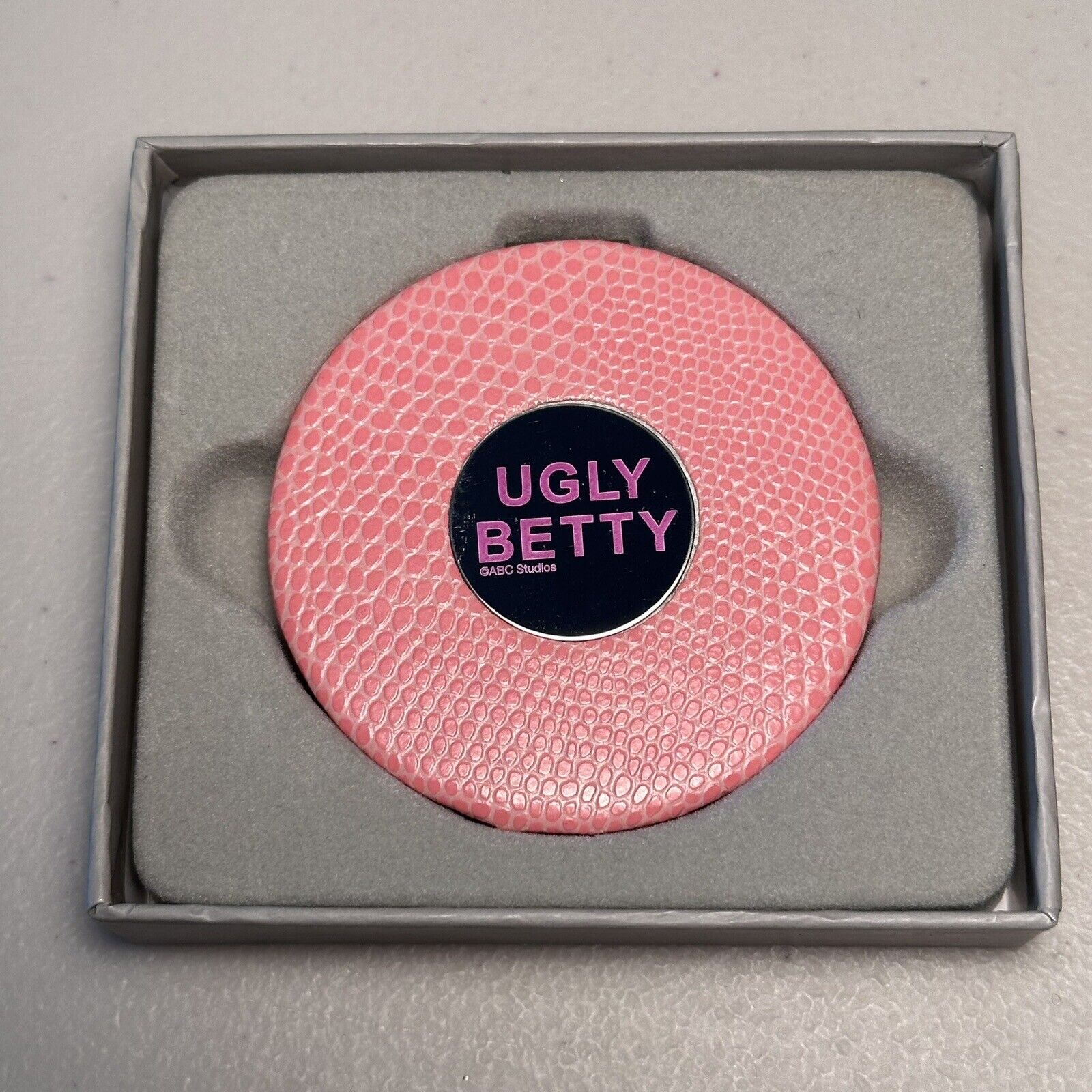 Ugly Betty Purse Compact Mirror Pink ABC Studios Tv Show