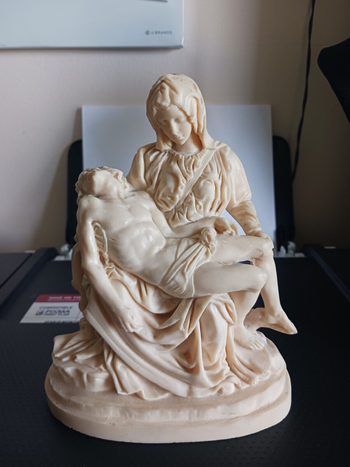 A Santini “ Pieta” Classic Figure Virgin Mary Holding Jesus Statue Italy 6” Tall