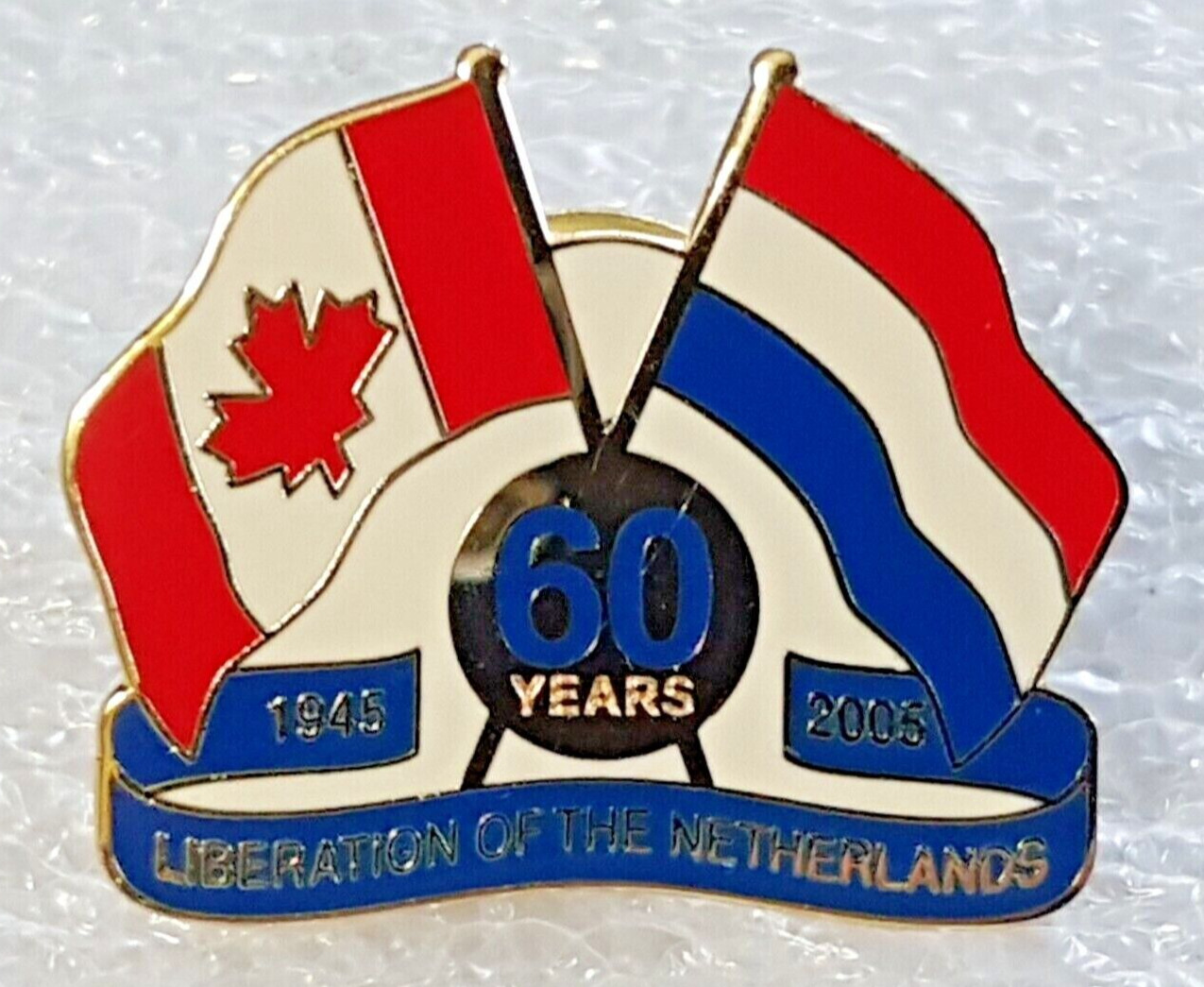 VINTAGE LIBERATION OF THE NETHERLANDS PIN 60 YEARS 1945-2005 METAL COLLECTIBLE