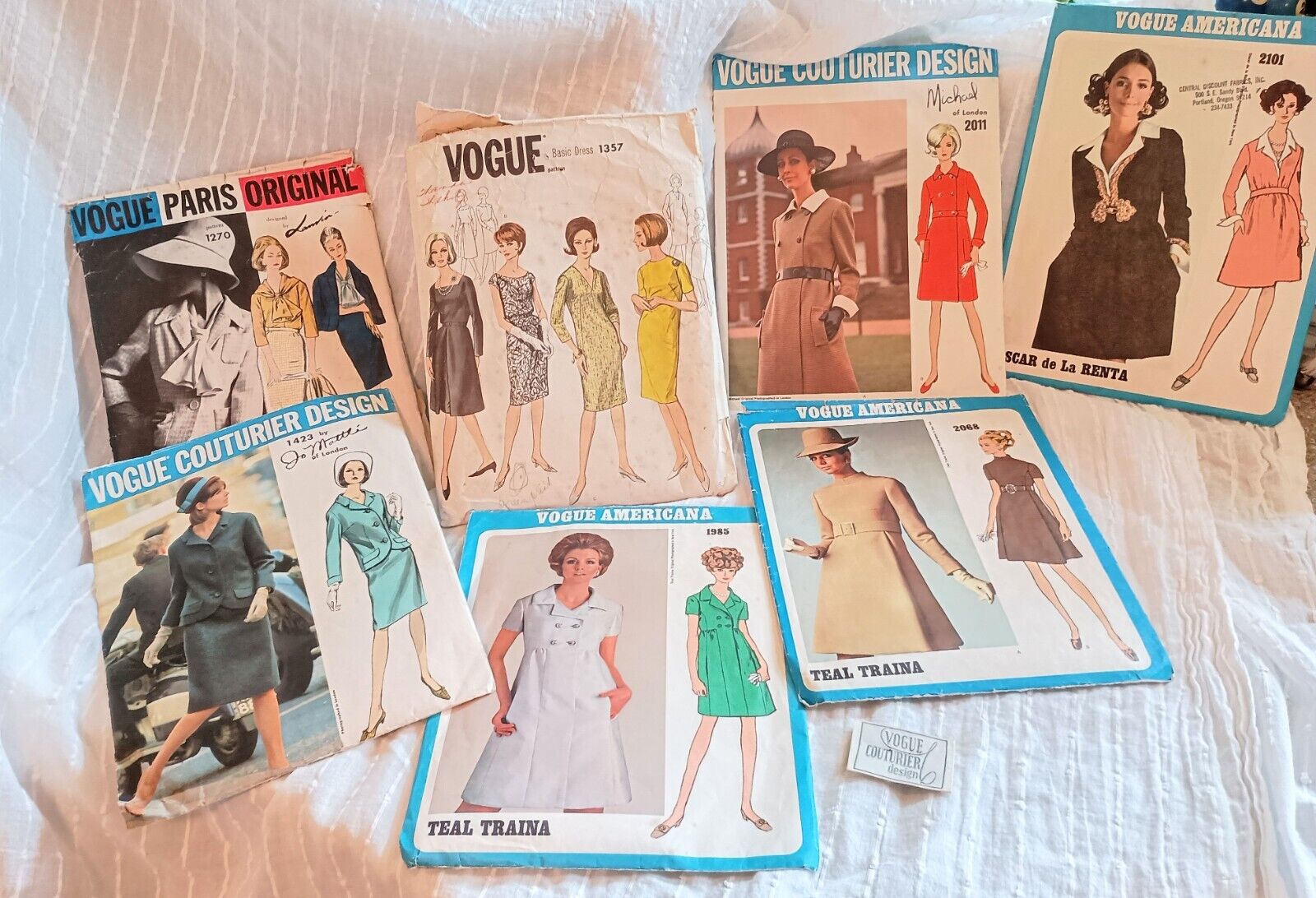 Lot 7 Vtg Vogue Patterns 1960s Couturier Paris de la Renta Lanvin Traina Uncut+