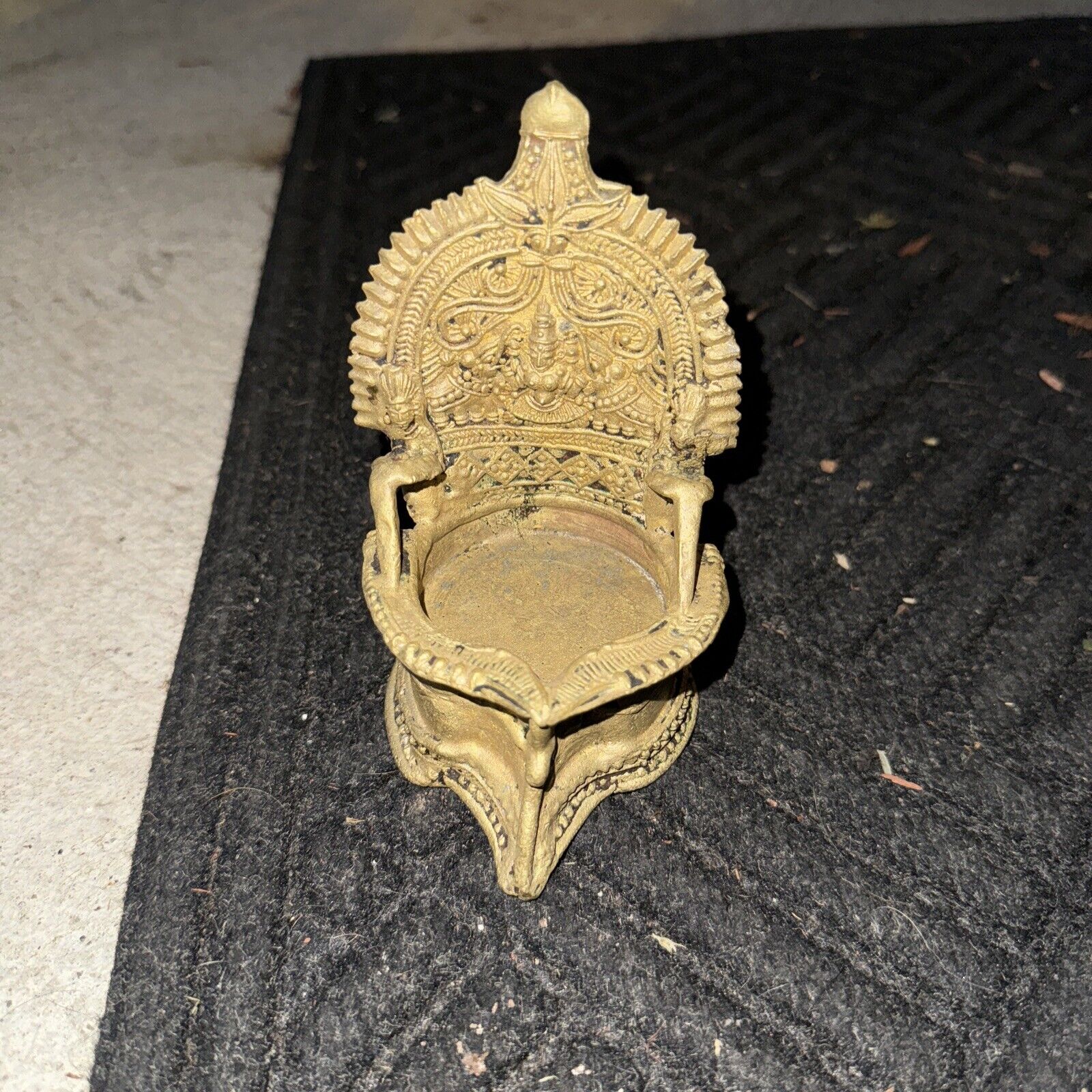 Antique Indian Hindu Bronze Brass Oil Lamp . Oil Lamp DEEPAK DIYA